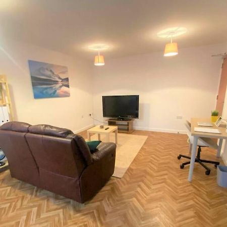 The Onyx Suite - 1 Bed Apartment W/ Free Parking Cardiff Exterior foto