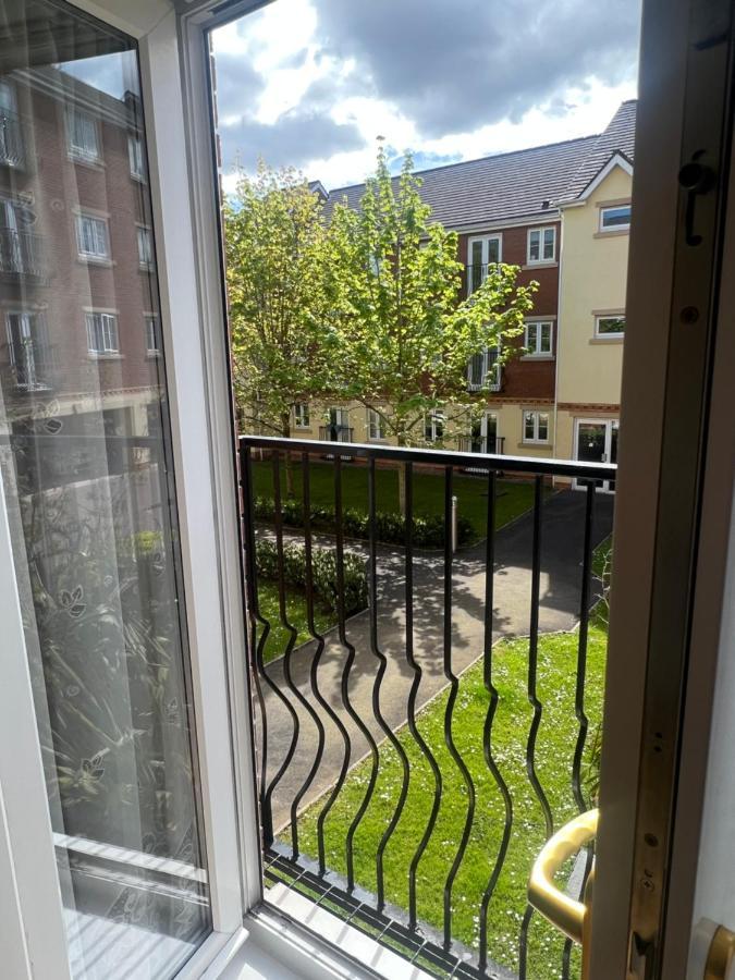 The Onyx Suite - 1 Bed Apartment W/ Free Parking Cardiff Exterior foto